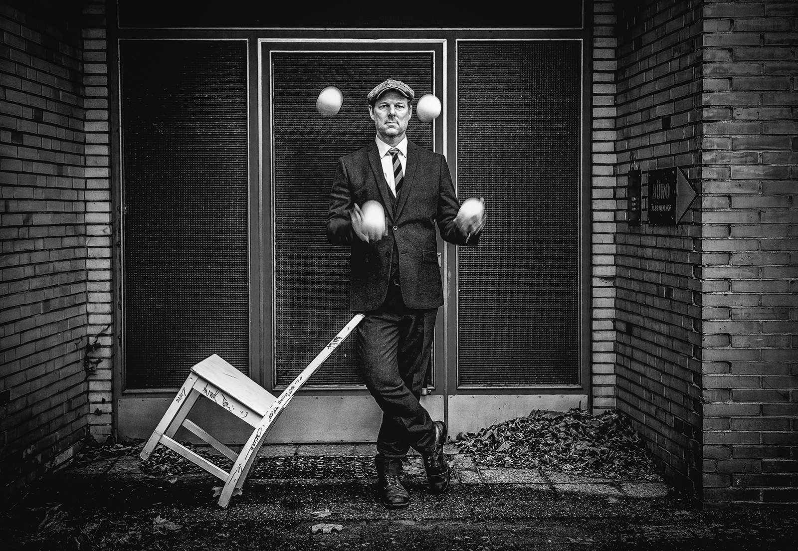 Stephan Toelle Der Weisse Stuhl Heiko Richter