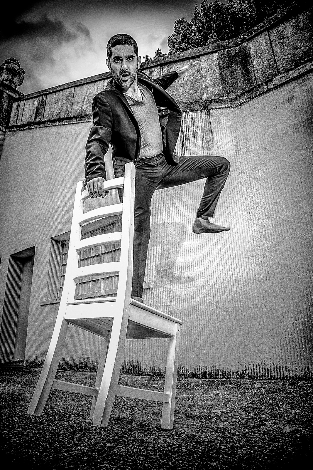 Reza Brojerdi Der Weisse Stuhl Heiko Richter