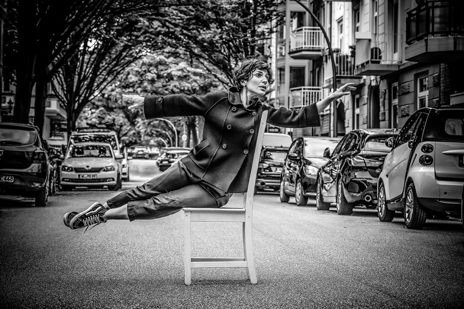 Neda Rhamanian der Weisse Stuhl Heiko Richter