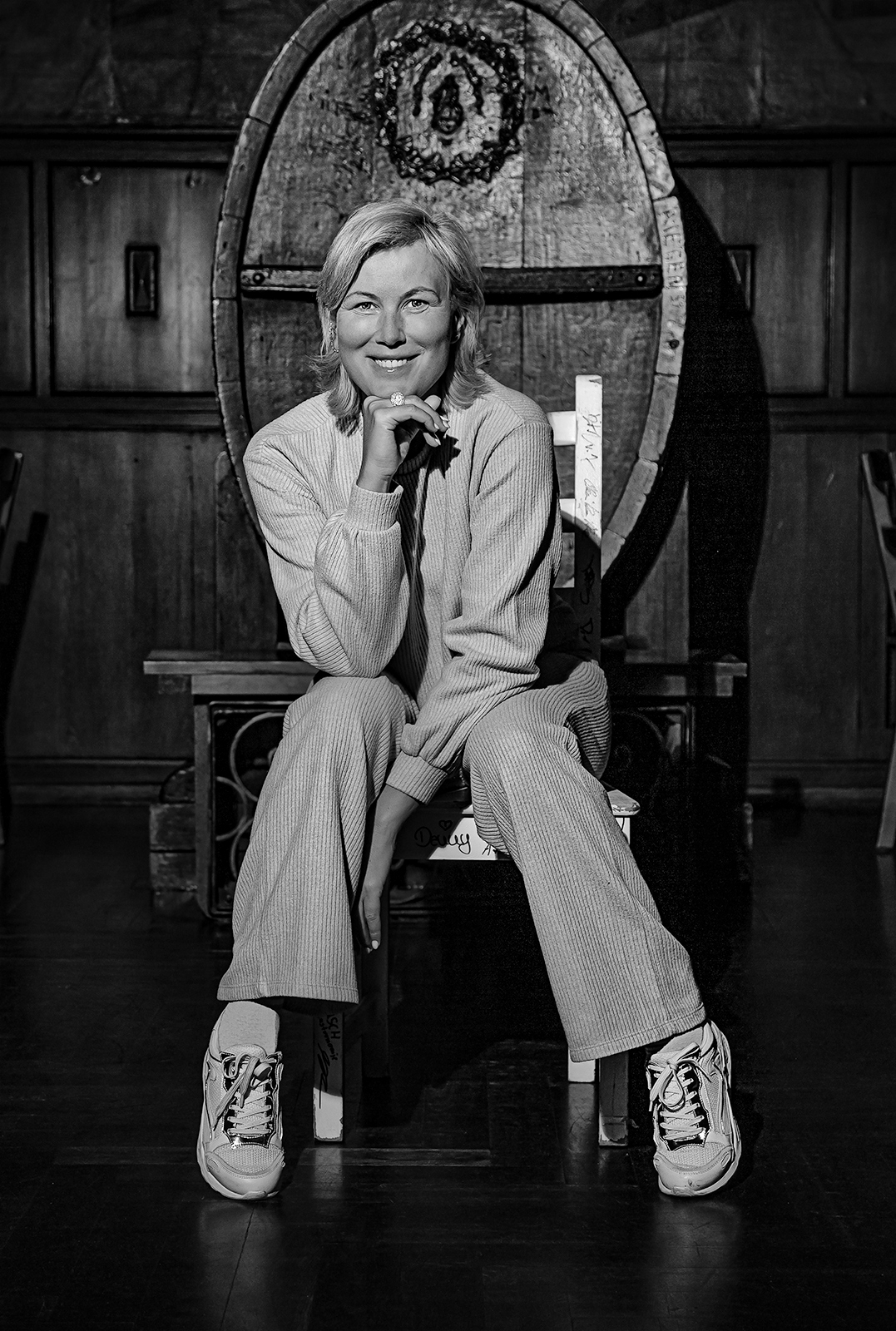 Kamilla Senjo Der Weisse Stuhl Heiko Richter