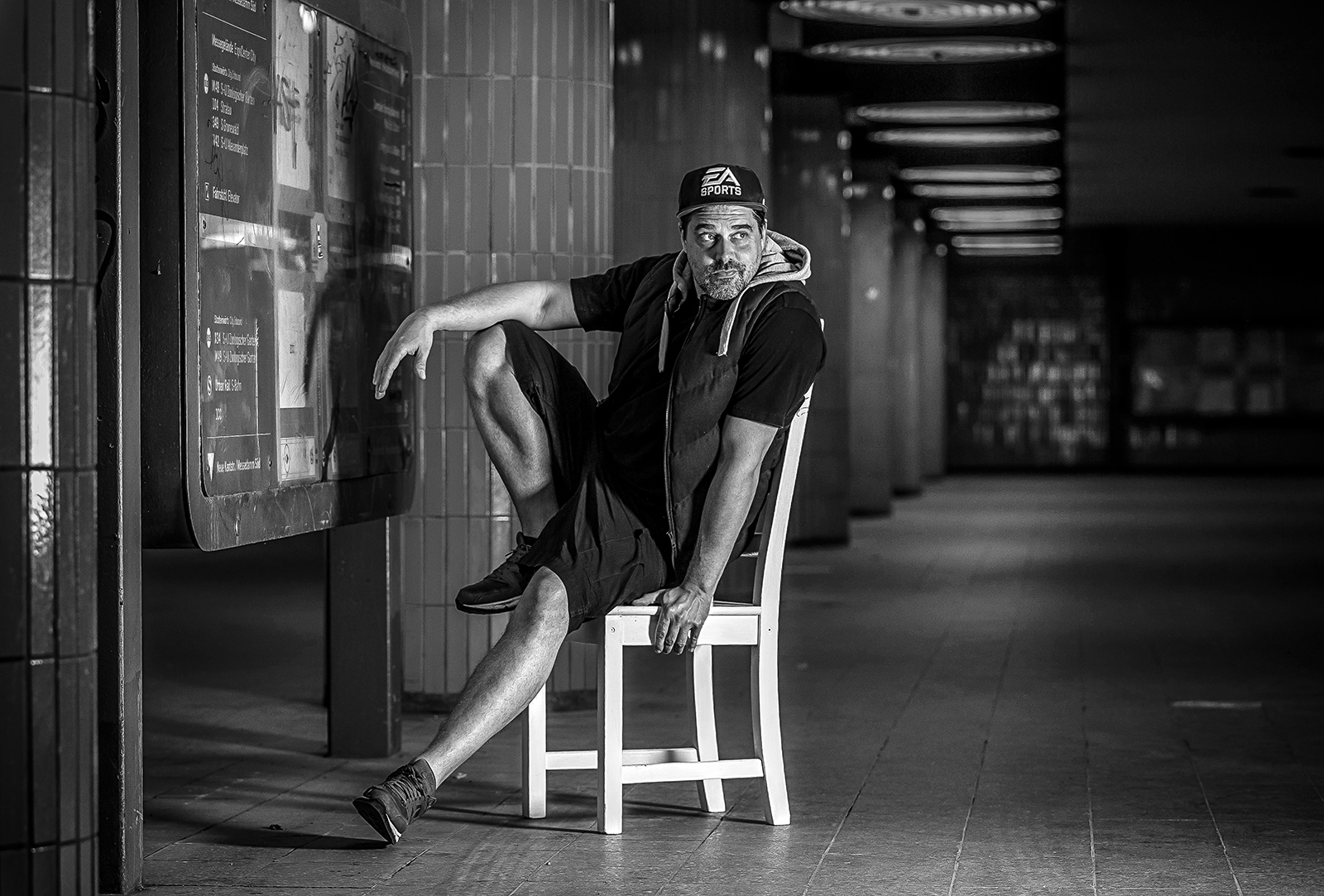 Raphael Vogt Der Weisse Stuhl Heiko Richter