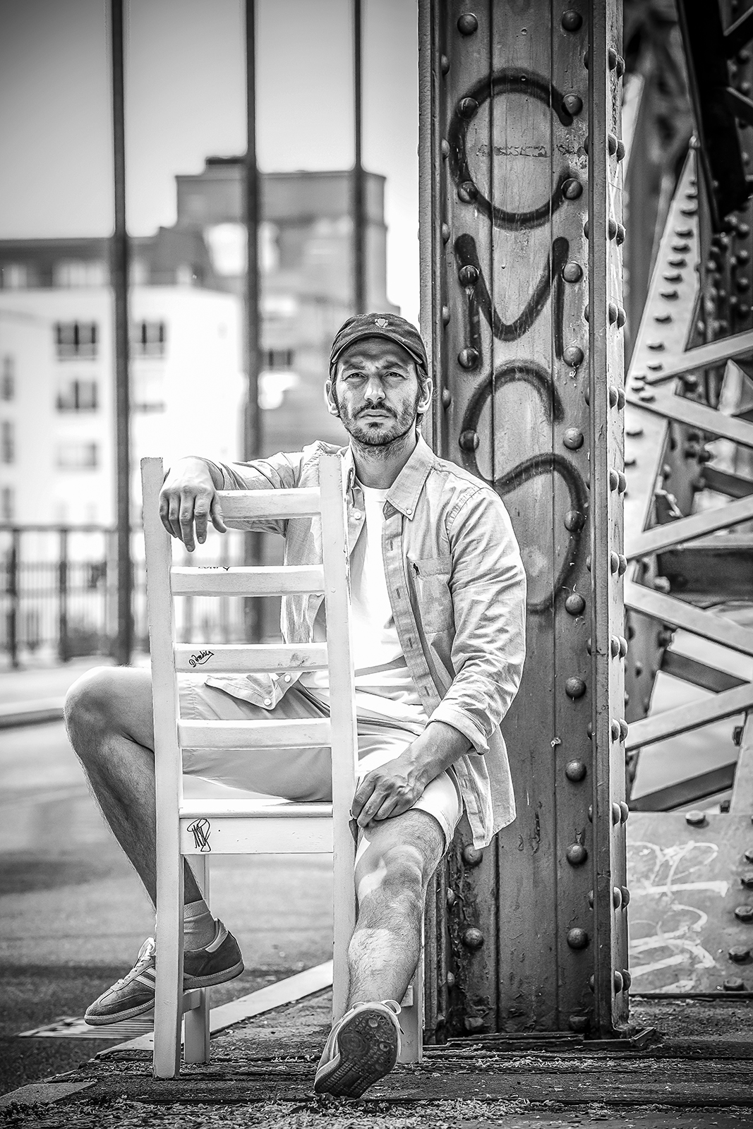 Arnel Taci Der Weisse Stuhl Heiko Richter